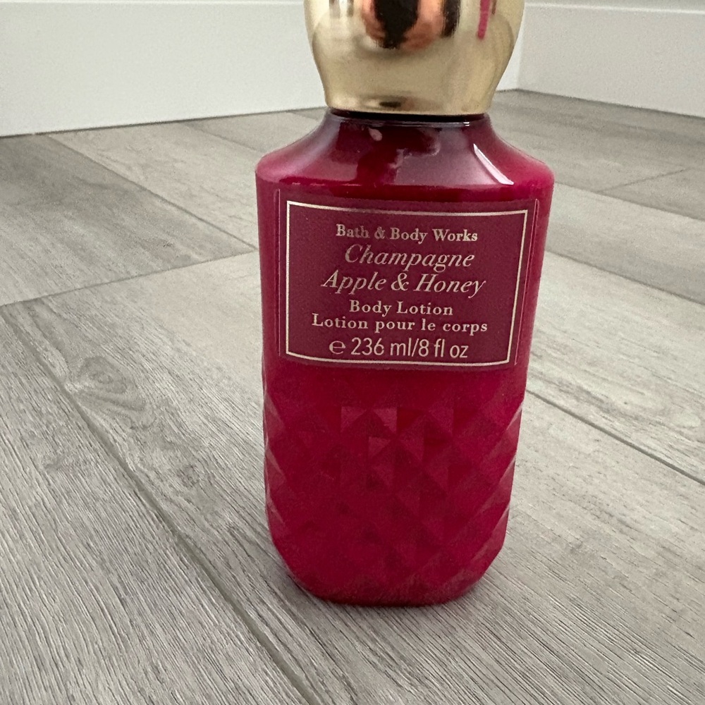 Bath & Body Works Champagne Apple & Honey Lotion
